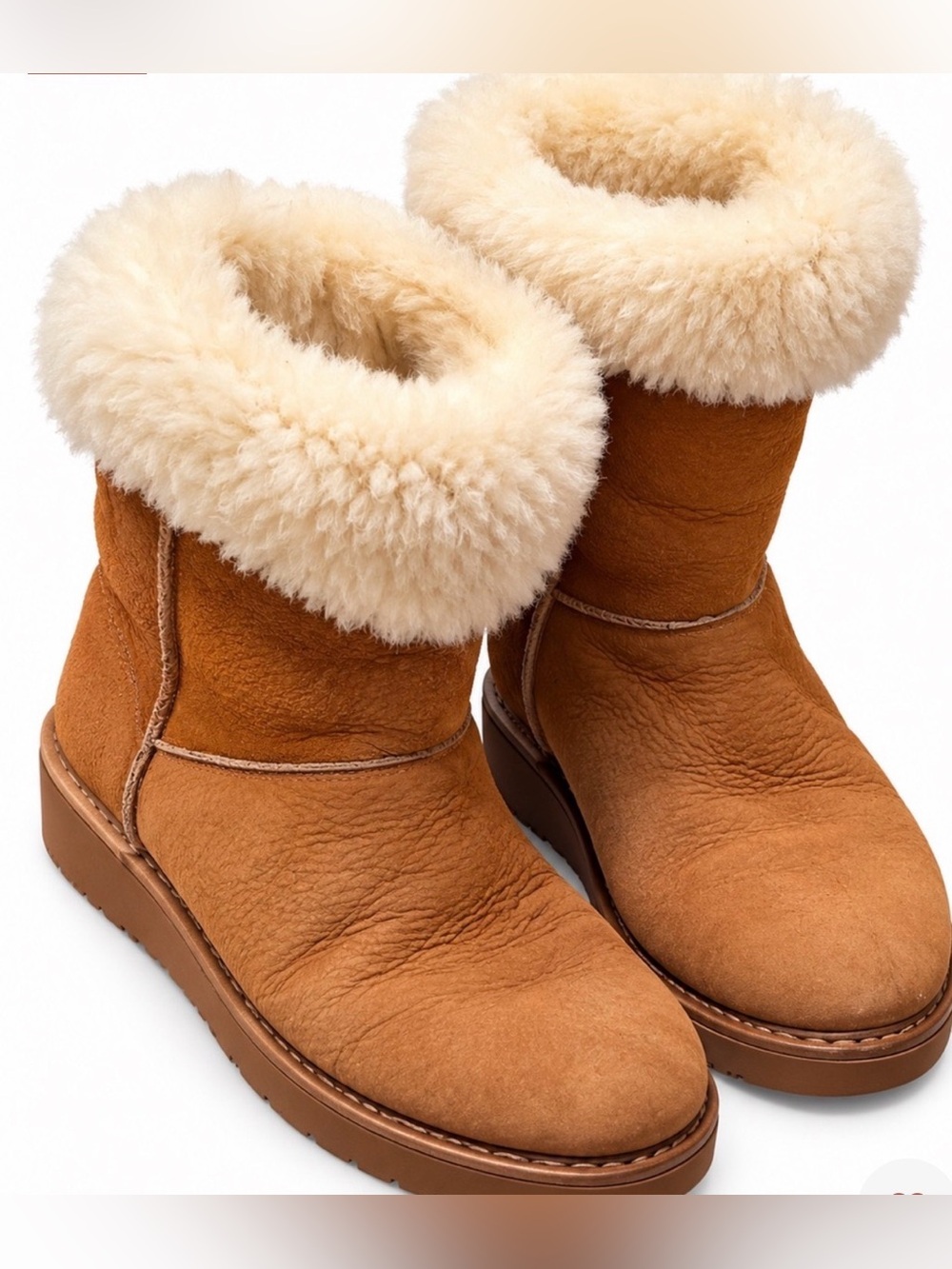 Roots tan suede and sheepskin-lined winter boots